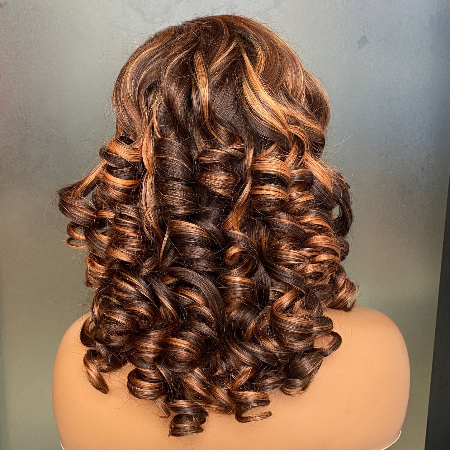 Highlight Color 180% Density Fumi Curly 13x4 Transparent Lace Frotnal Wig 16 Inch
